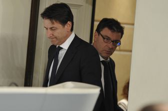 &nbsp;Il premier Giuseppe Conte e il sottosegretario Giancarlo Giorgetti&nbsp;