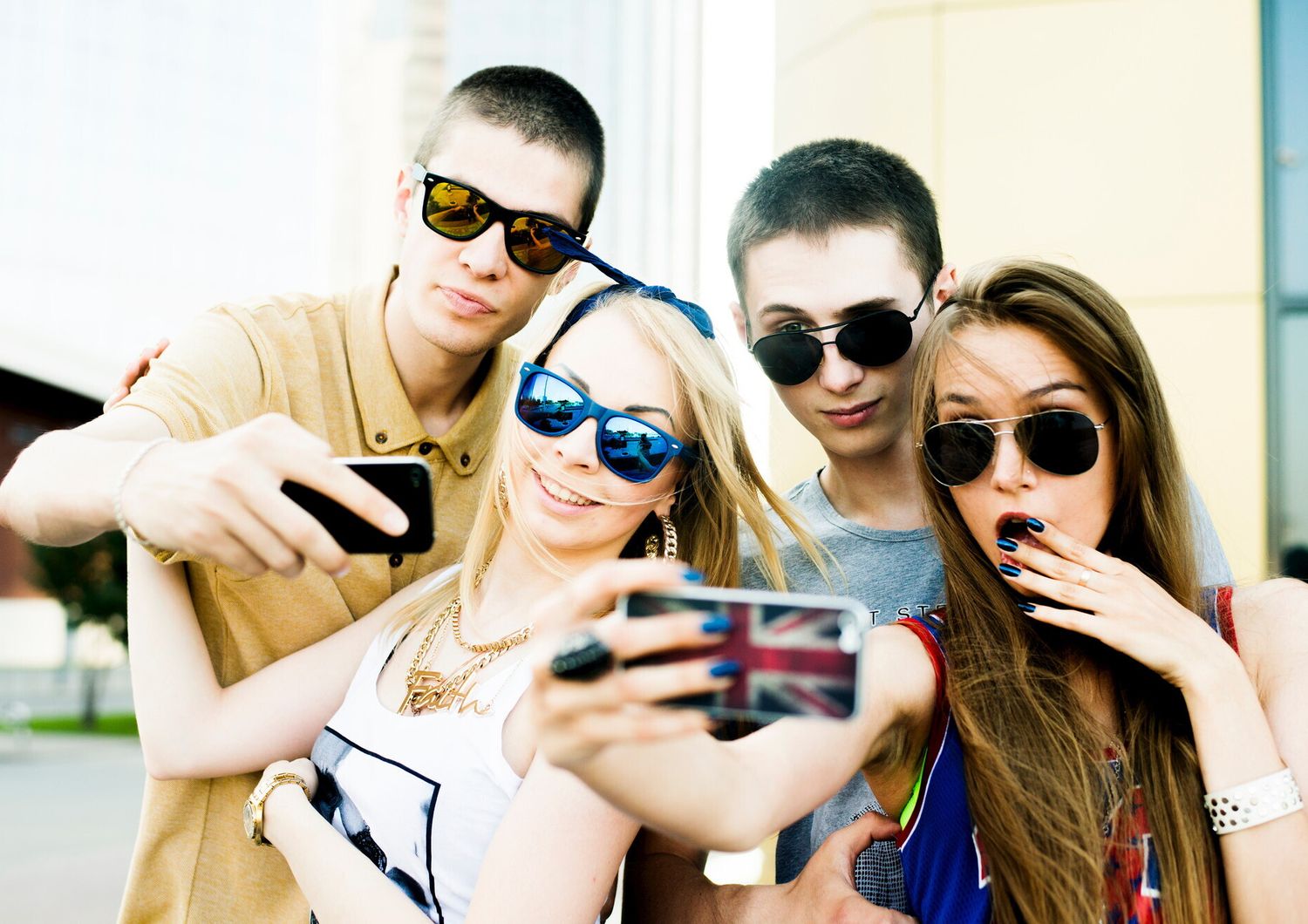 &nbsp; Ragazzi, giovani, selfie, cellulare, foto