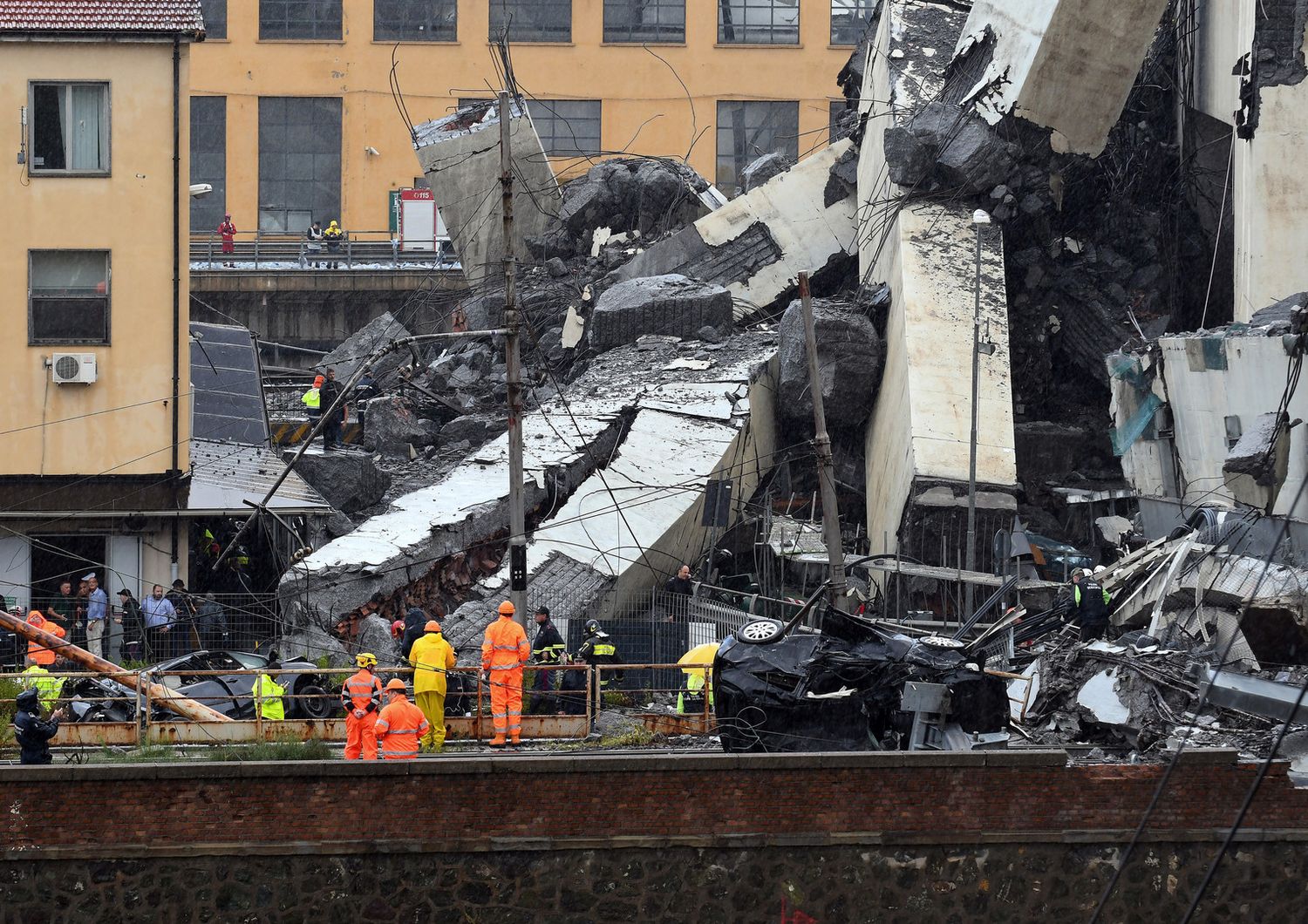 &nbsp;Crolla il ponte Morandi a Genova&nbsp;