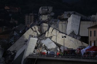 &nbsp;Ponte Morandi, Genova. Le operazioni di soccorso durante la notte&nbsp;