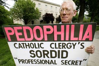 &nbsp;Una manifestazione contro i preti pedofili in Usa