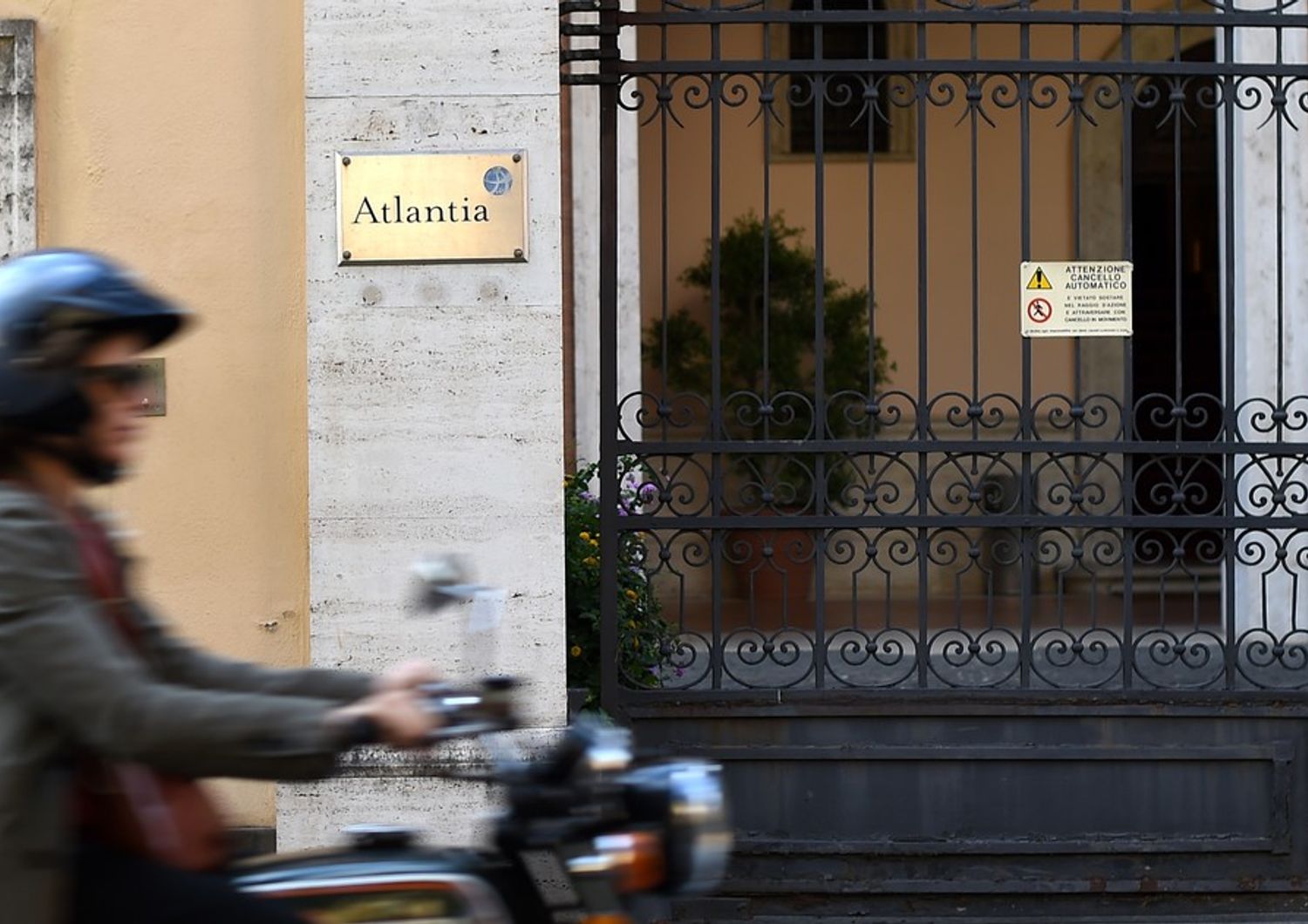 Atlantia: in Borsa apre in recupero, +2,46%&nbsp;
