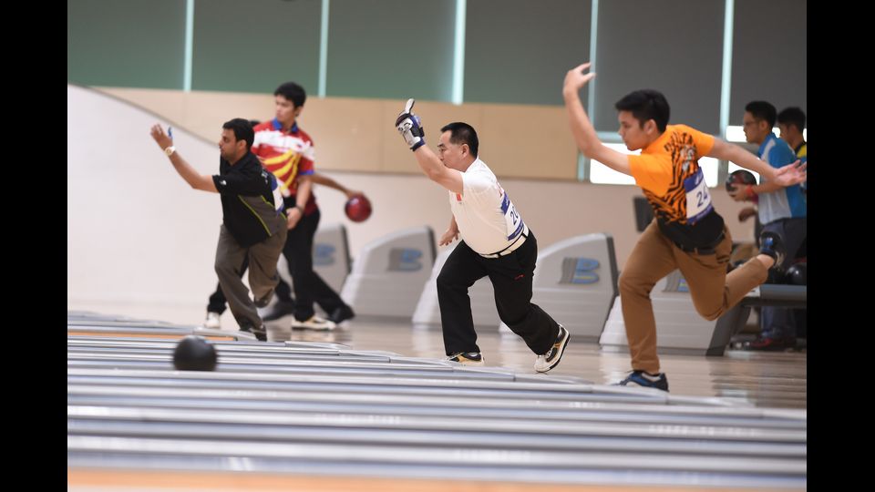 Tenpin&nbsp;Bowling&nbsp;- Il bowling &egrave; stato un evento dei Giochi asiatici sin dal 1978. La Corea del Sud, in particolare, lo prende molto seriamente e ha vinto quasi il doppio delle medaglie d'oro degli sfidanti. Moto d'acqua - Il&nbsp;jet-ski&nbsp;&egrave; un altro dei 10 sport che compaiono per la prima volta ai Giochi Asiatici. L'Indonesia si aspetta l&rsquo;oro dalla stella locale Aero&nbsp;Aswar.&nbsp;