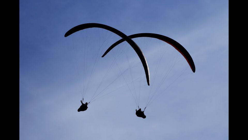 Parapendio - Altro sport ad alto tasso&nbsp;adrenalinico, il parapendio &egrave; una di quelle discipline che si presenta per la prima volta nei cieli degli&nbsp;Asian&nbsp;Games. Lo sport &egrave; stato messo sotto processo in seguito alla morte del campione&nbsp;44enne&nbsp;Patrick&nbsp;Chung.&nbsp;