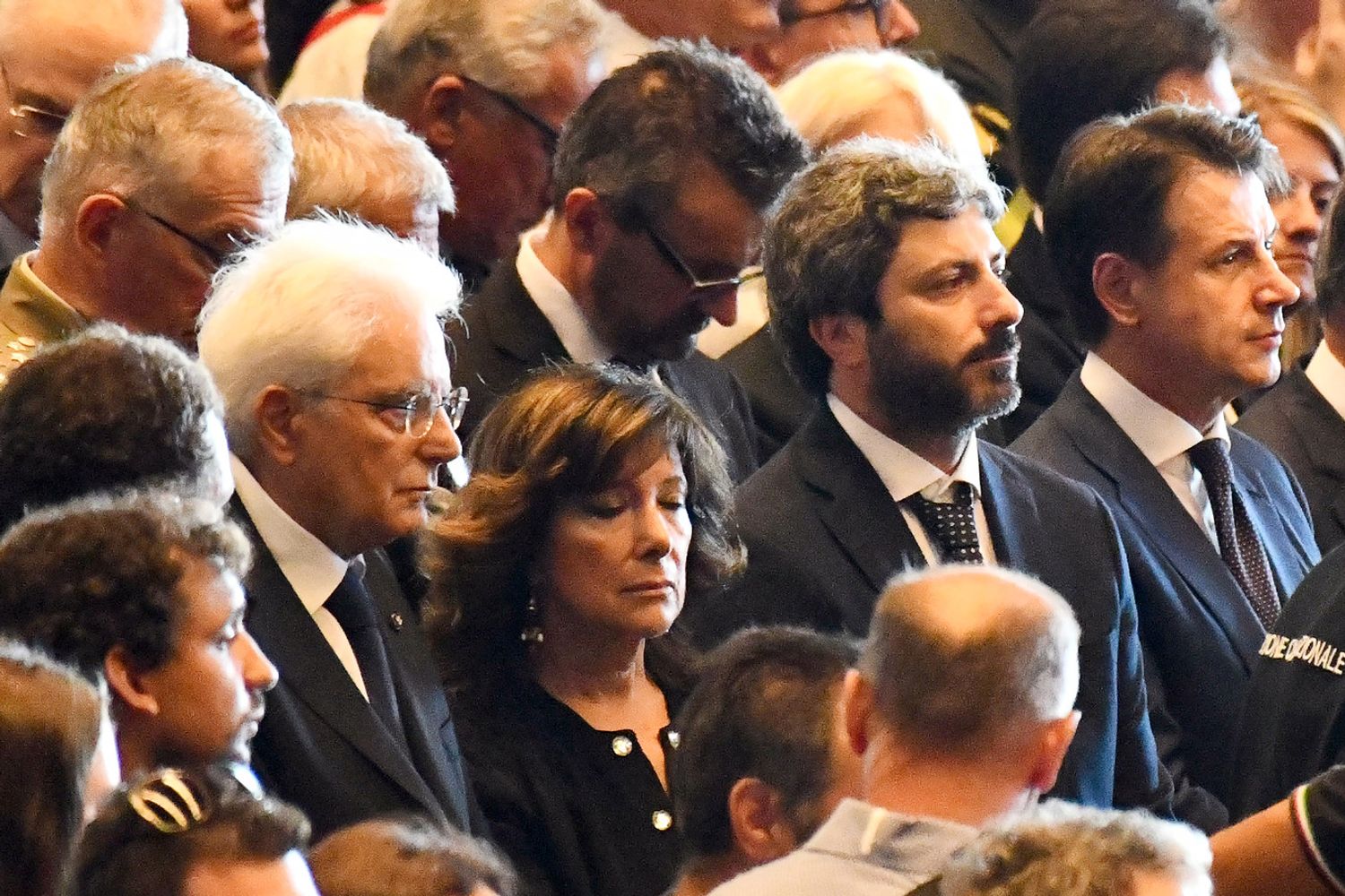 &nbsp;Sergio Mattarella, Maria Elisabetta Casellati, Roberto Fico e Giuseppe Conte ai funerali delle vittime del crollo di Genova