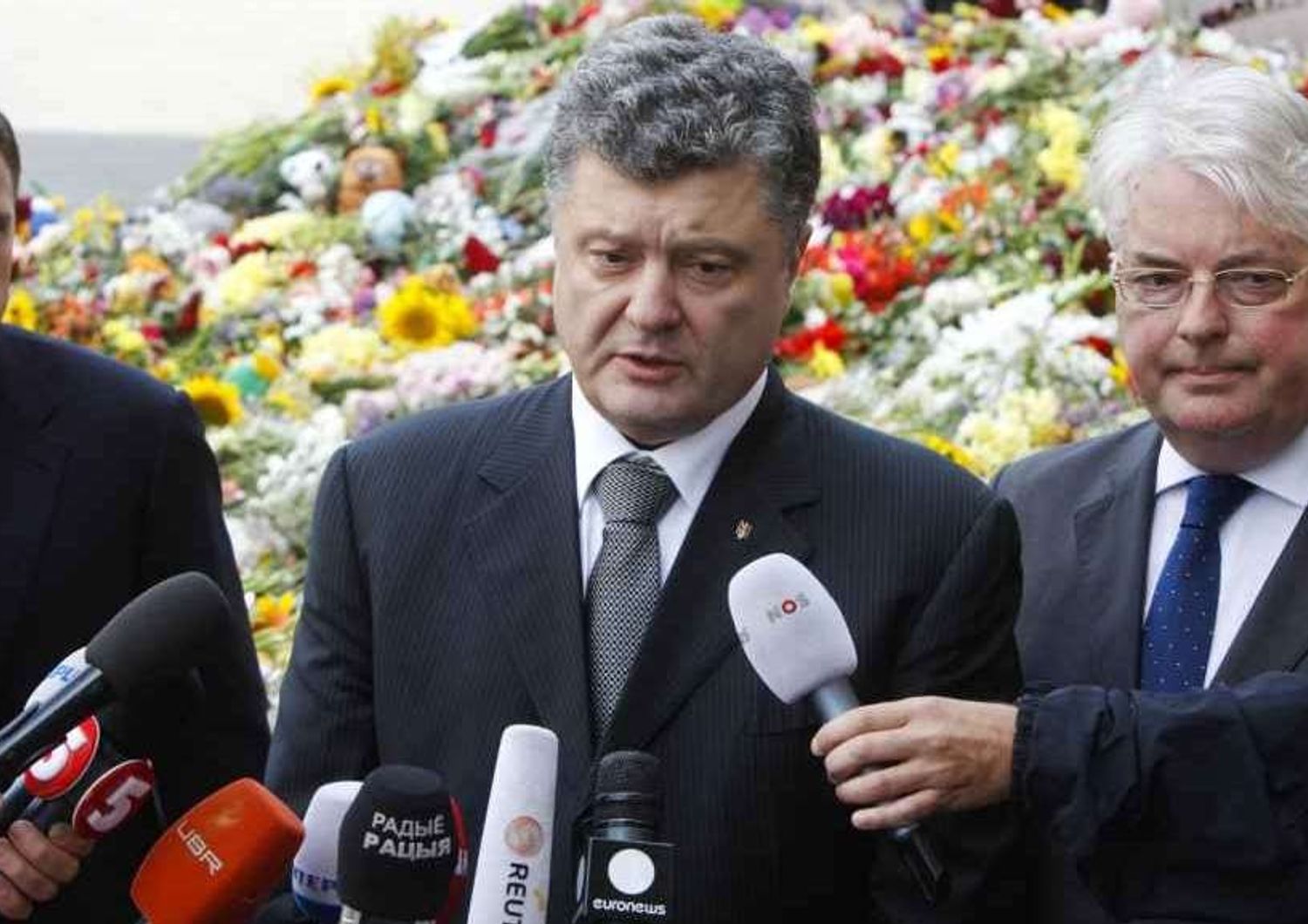 Aereo abbattuto: Poroshenko smentisce Russia, caccia Kiev a terra