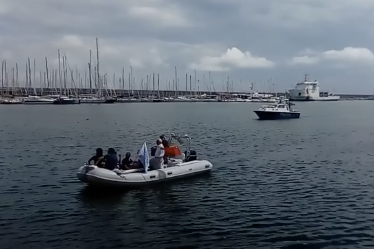 &nbsp;gommone rete antirazzista