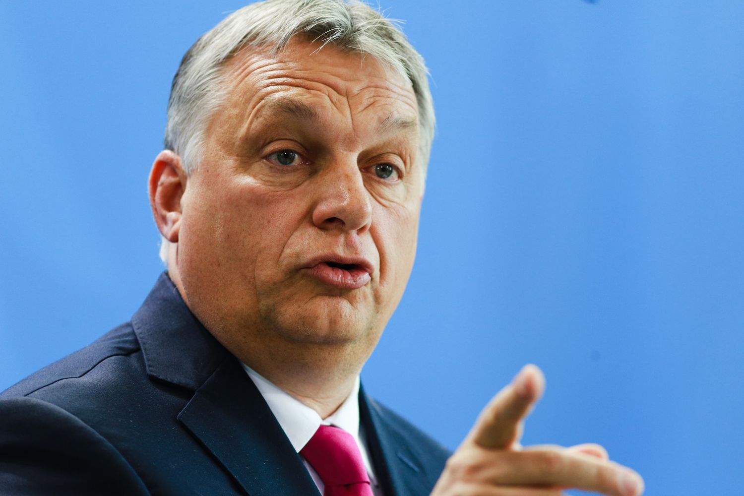 &nbsp; Viktor Orb&agrave;n