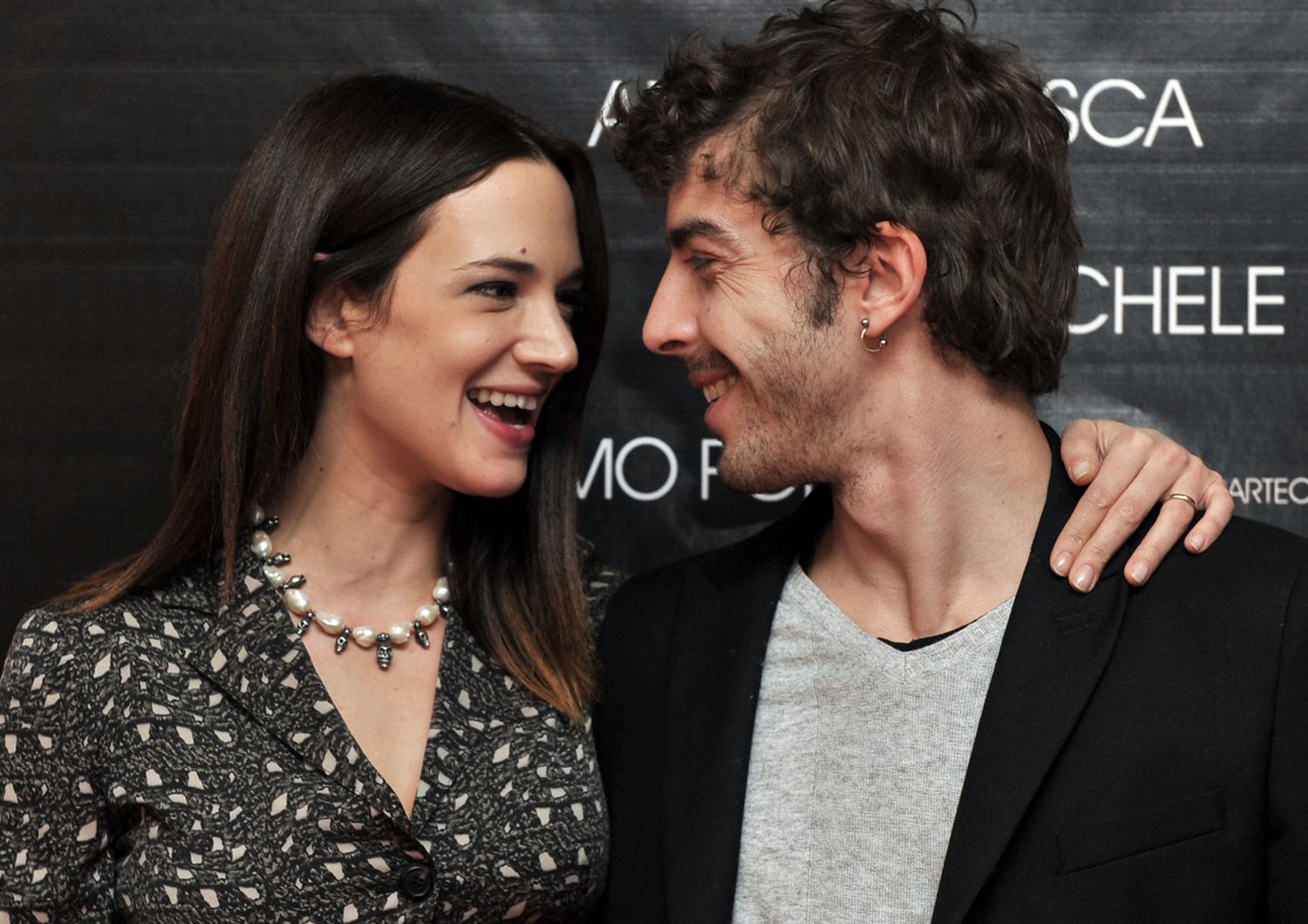 &nbsp;Asia Argento e Michele Riondino all'epoca della presentazione del film 'Gli Sfiorati' del 2012