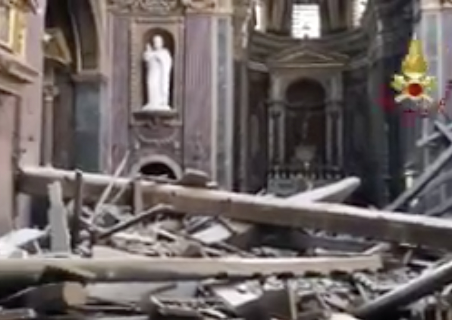 &nbsp;Il crollo del tetto della chiesa di San Giuseppe dei Falegnami