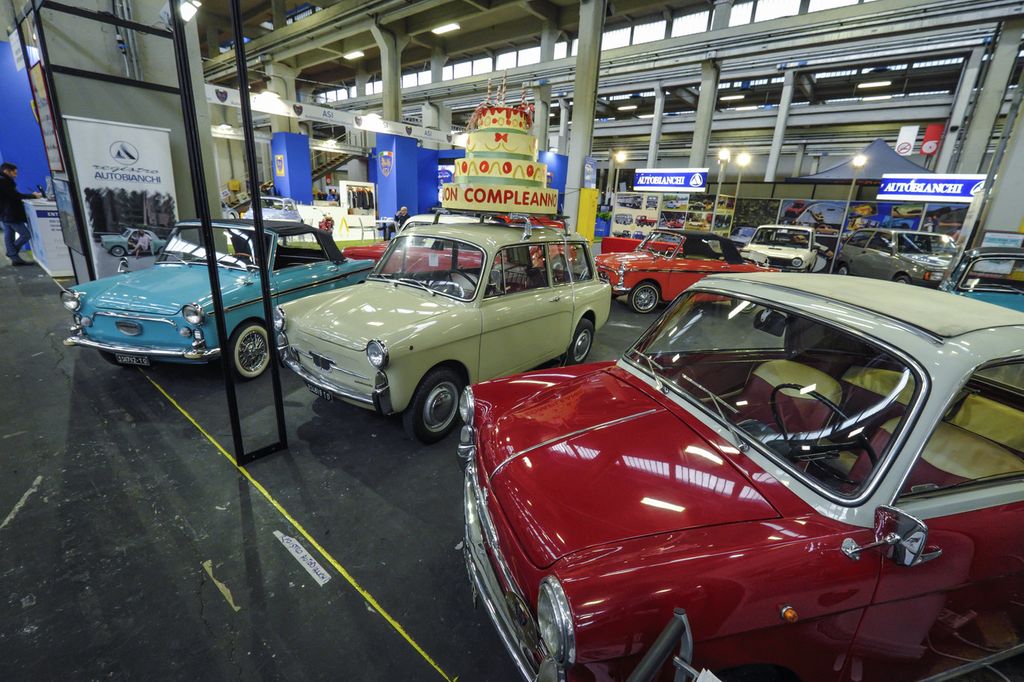 Il primo Salone in Italia dedicato al motorismo d&rsquo;epoca, nella foto lo stand del registro Autobianchi che celebra i 60 anni della Bianchina&nbsp;