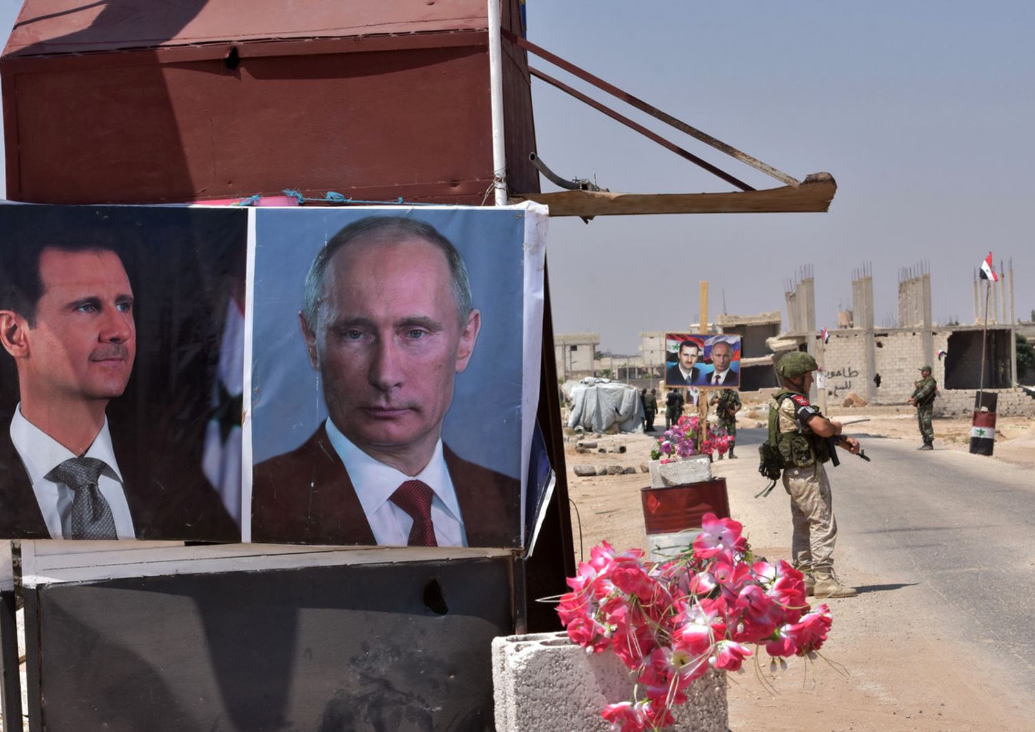 &nbsp;Siria, un poster con le immagini di Assad e Putin