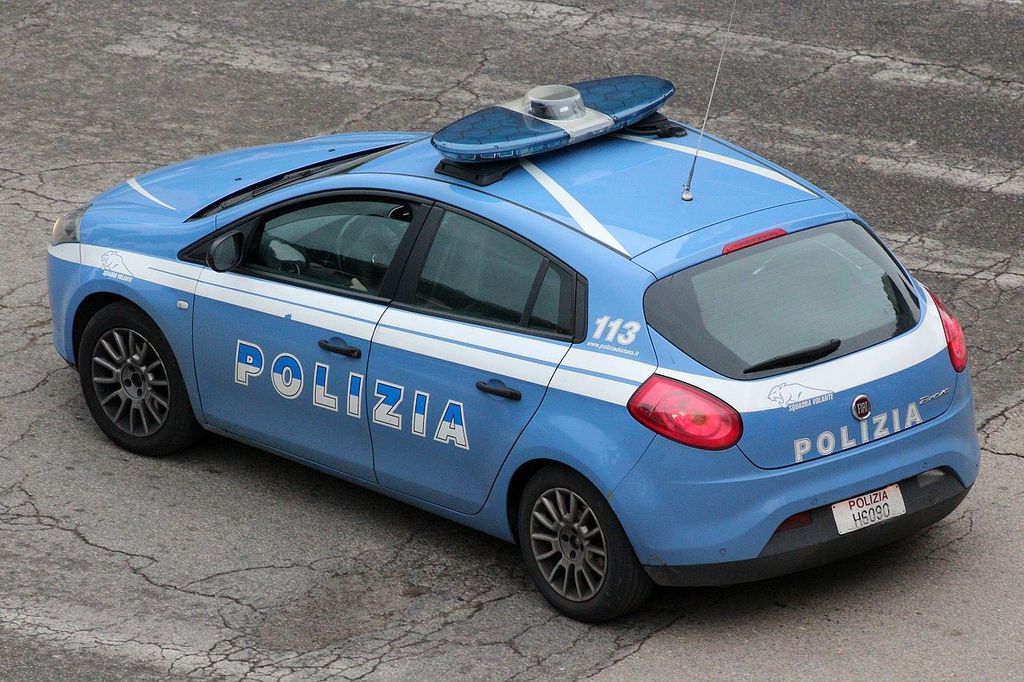 Blitz della Polizia di Stato in diversi centri del Reggino