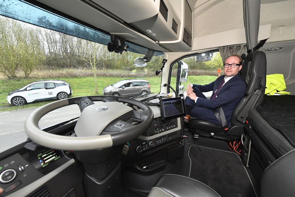 &nbsp; Tir a guida autonoma