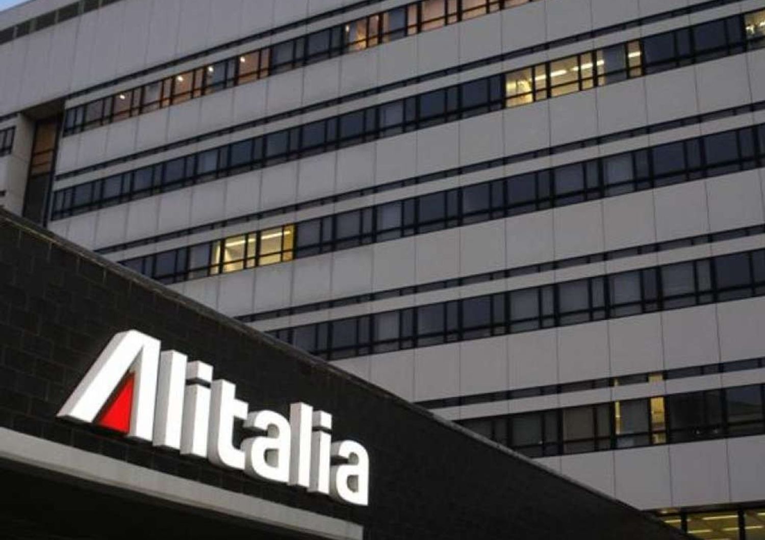 Only 980 redundant Alitalia workers exercise right to move