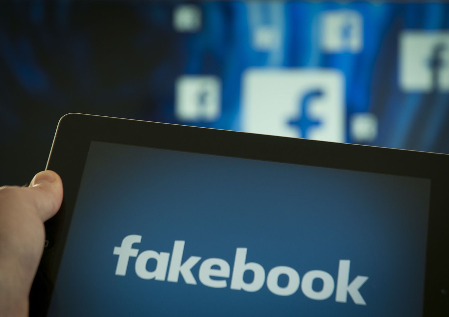 &nbsp;Caccia alle fake news su Facebook