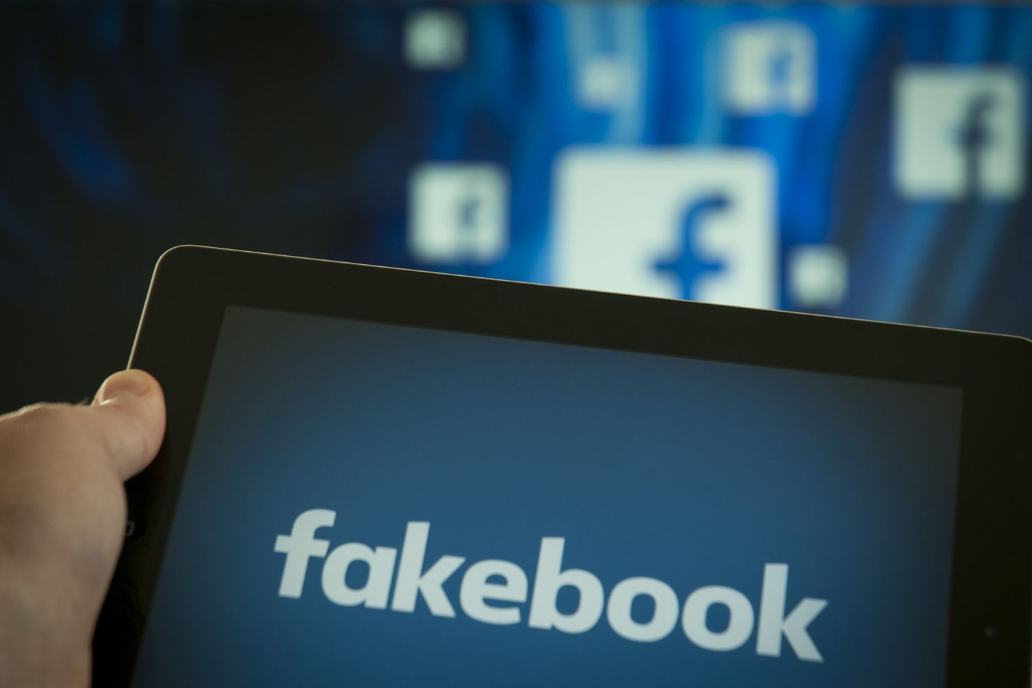&nbsp;Caccia alle fake news su Facebook