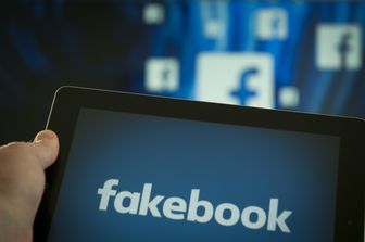 &nbsp;Caccia alle fake news su Facebook