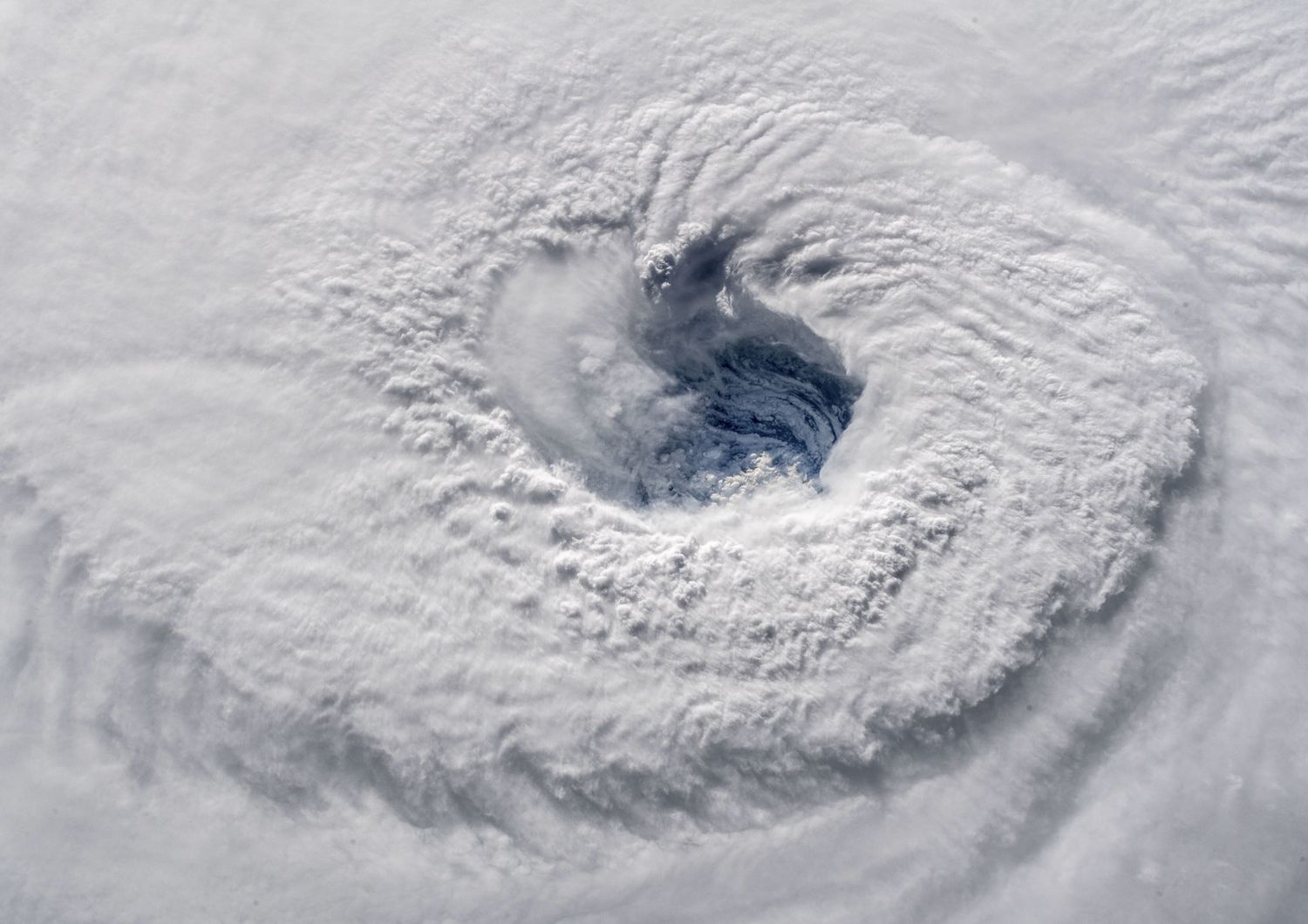 &nbsp;Una telecamera ad alta definizione dalla Stazione Spaziale Internazionale ha catturato una visione della NASA dell'occhio dell'uragano di Florence alle 7:50 EDT del 12 settembre 2018