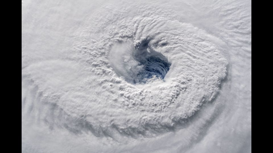 &nbsp;Una telecamera ad alta definizione dalla Stazione Spaziale Internazionale ha catturato una visione della NASA dell'occhio dell'uragano di Florence alle 7:50 EDT del 12 settembre 2018