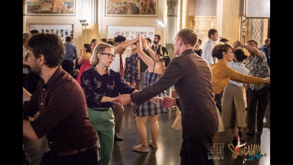 Frida Segerdahl e Skye Humphries ballano&nbsp;