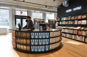 &nbsp;La libreria all'interno della Fondazione Feltrinelli a Milano