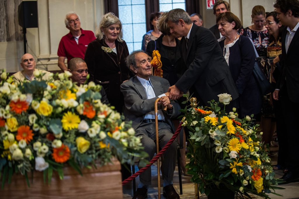 Camera ardente per Inge Feltrinelli, il compagno Tomas Maldonado&nbsp;