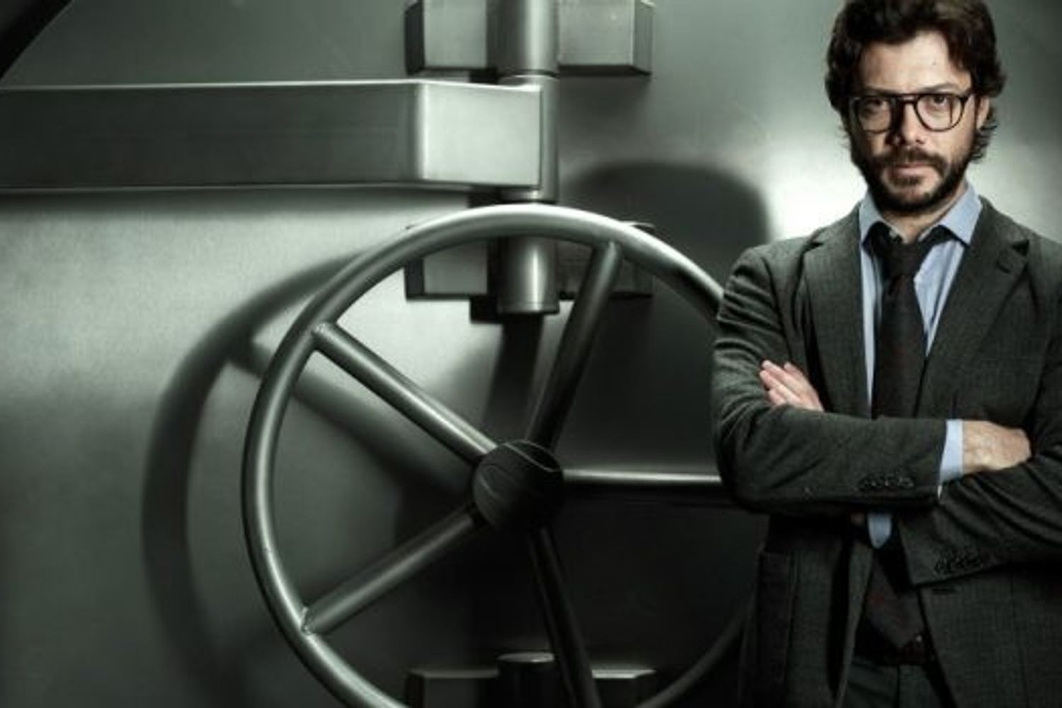 &nbsp;Alvaro Morte interpreta 'il Professore' ne 'La Casa di Carta'