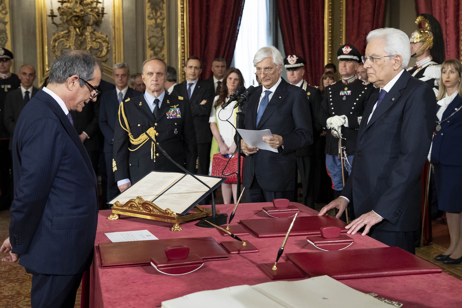 &nbsp;Giovanni Tria con Sergio Mattarella al Quirinale il giorno del giuramento del governo