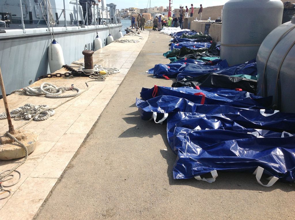 &nbsp;I corpi dei naufraghi di Lampedusa