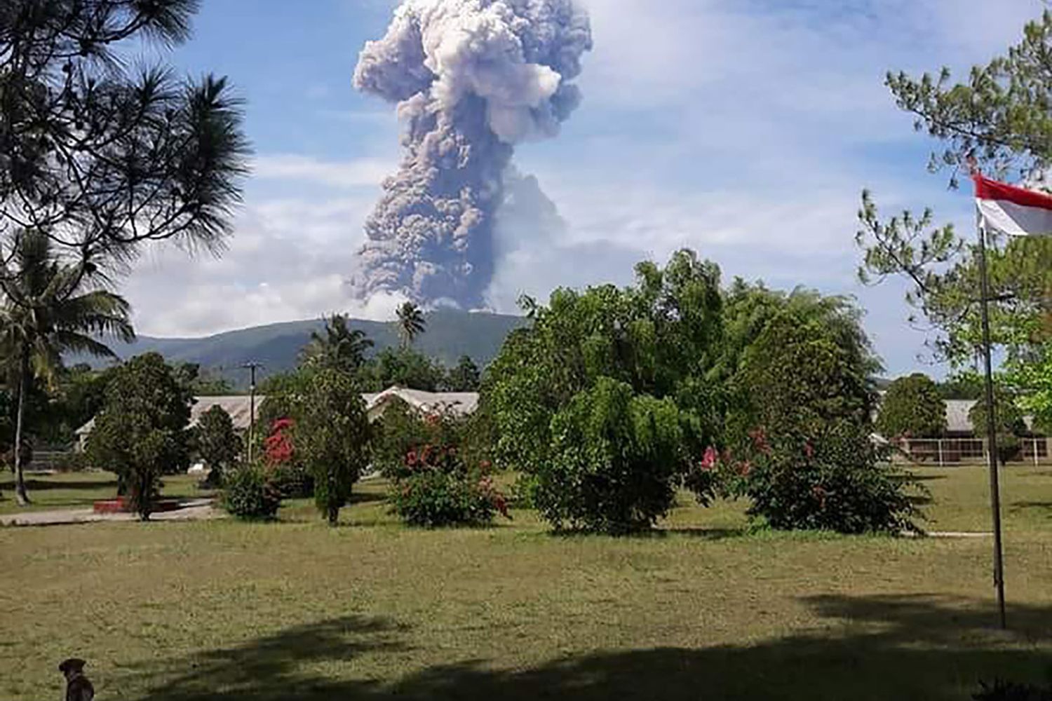 &nbsp;Il&nbsp;vulcano del Monte&nbsp;Soputan, in Indonesia