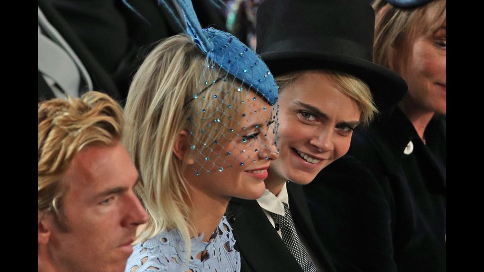 Poppy Delevinge e Cara Delevingne