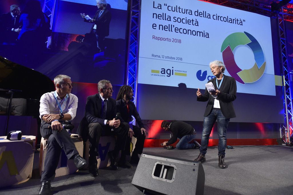 &nbsp;Giorgio De Rita (Ad Censis) e Riccardo Luna (Direttore responsabile Agi) alla presentazione del Rapporto alla Maker Faire Rome, ottobre 2018