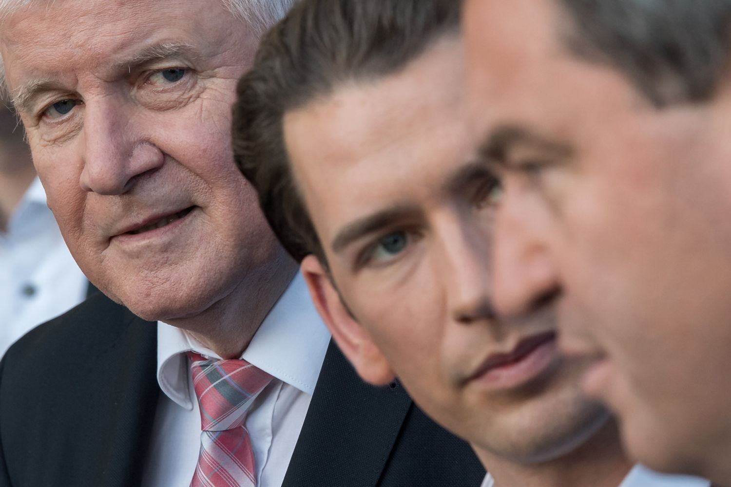 Horst Seehofer, ministro dell'Interno del land della Baviera e presidente della CSU, Sebastian Kurz (OVP), cancelliere austriaco e Markus Soeder (CSU), primo ministro bavarese