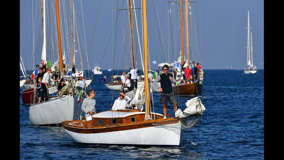 Le barche arrivano nel Golfo di Trieste per partecipare alla 50esima regata di Barcolana, il 13 ottobre 2018. &nbsp;Con circa 2.500 navi, la Barcolana, che inizier&agrave; il 14 ottobre, riunisce il maggior numero di partecipanti di ogni regata velica al mondo