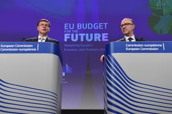 Valdis Dombrovskis e Pierre Moscovici &nbsp;