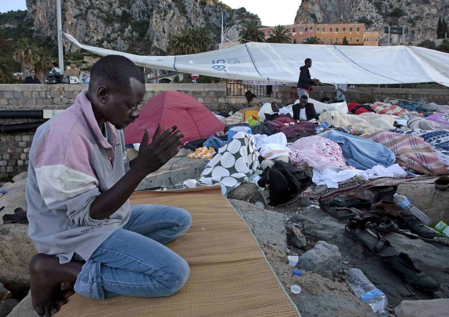 Iniziato Ramadan per 400 migranti a Ventimiglia