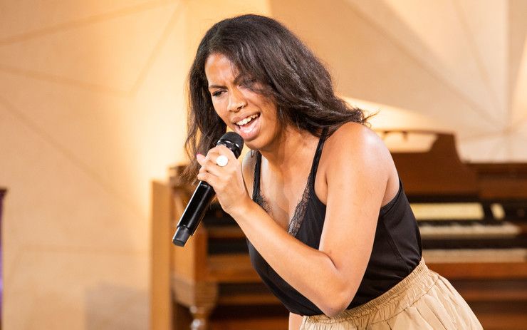 &nbsp;Sherol Dos Santos