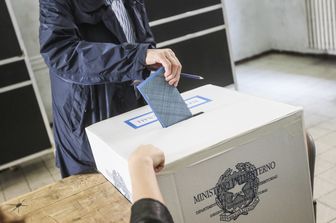 &nbsp;Urna elezioni amministrative voto