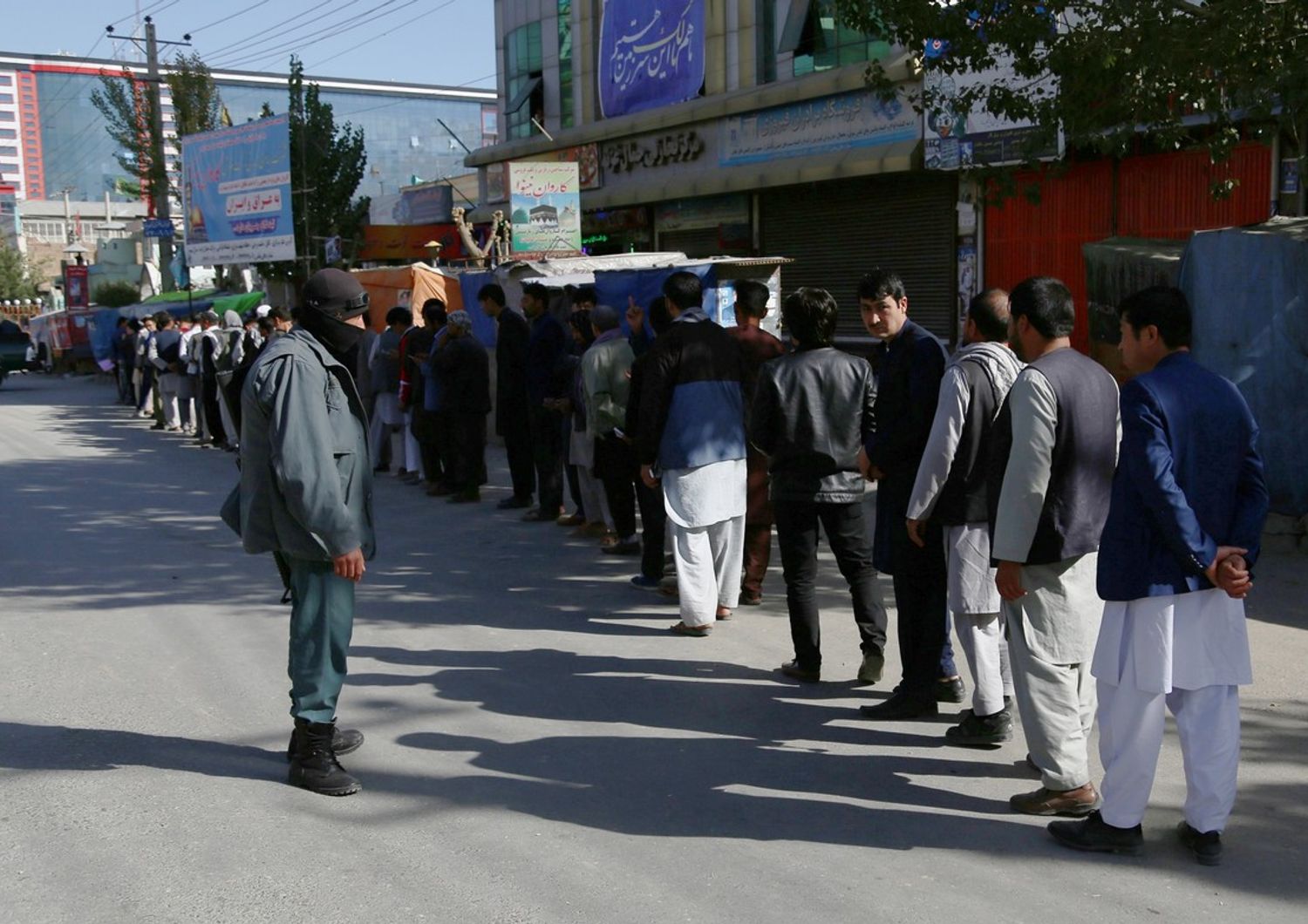 Afghanistan: secondo giorno di voto, ma &egrave; paura per attentati