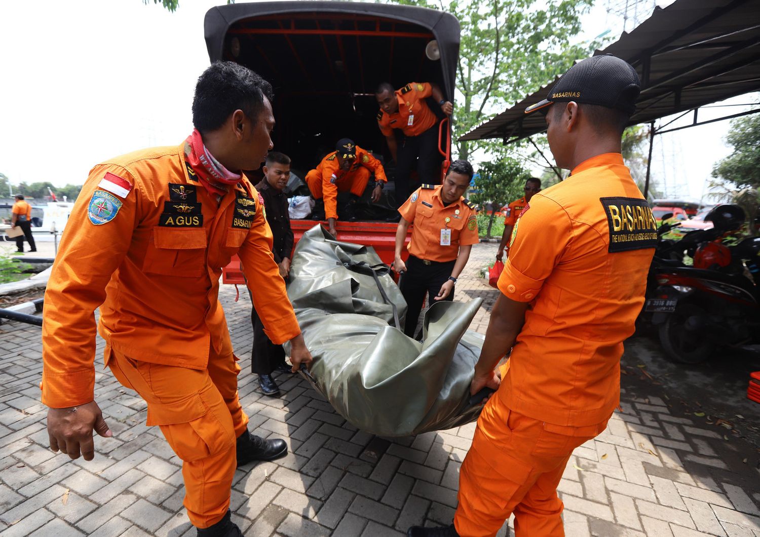 Disastro aereo in&nbsp;Indonesia: precipita in mare Boeing 737 della&nbsp;Lion&nbsp;Air, 189 morti