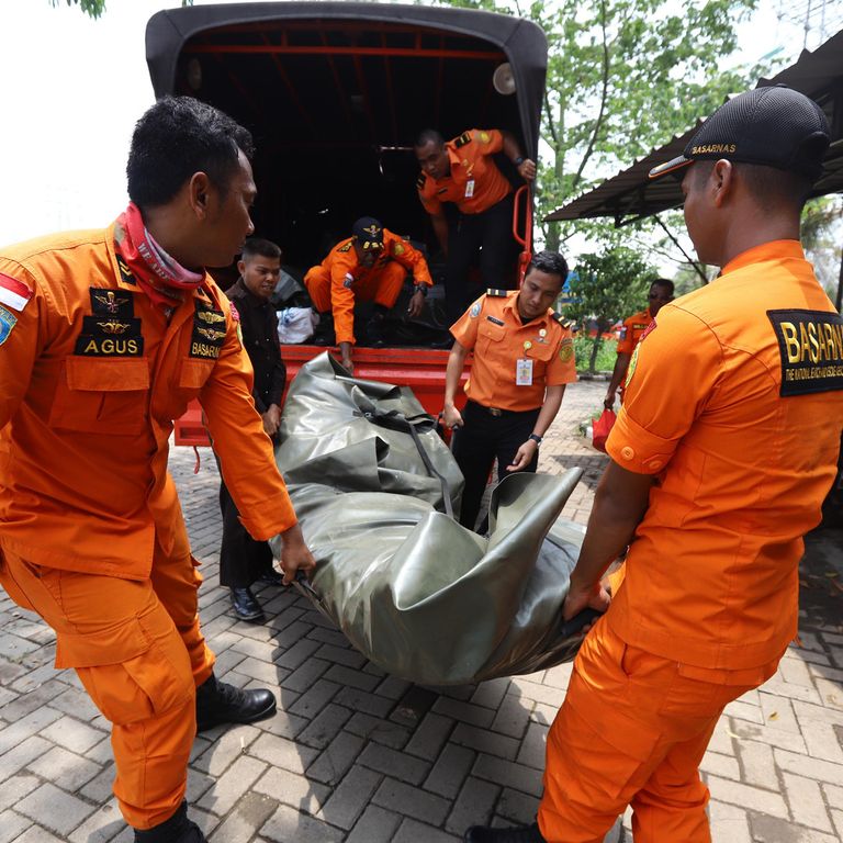 Disastro aereo in&nbsp;Indonesia: precipita in mare Boeing 737 della&nbsp;Lion&nbsp;Air, 189 morti