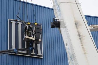 All&#39;Ilva&nbsp;hanno rimosso le insegne: fine di un&#39;era. Ecco come sar&agrave; la nuova&nbsp;Arcelor&nbsp;Mittal