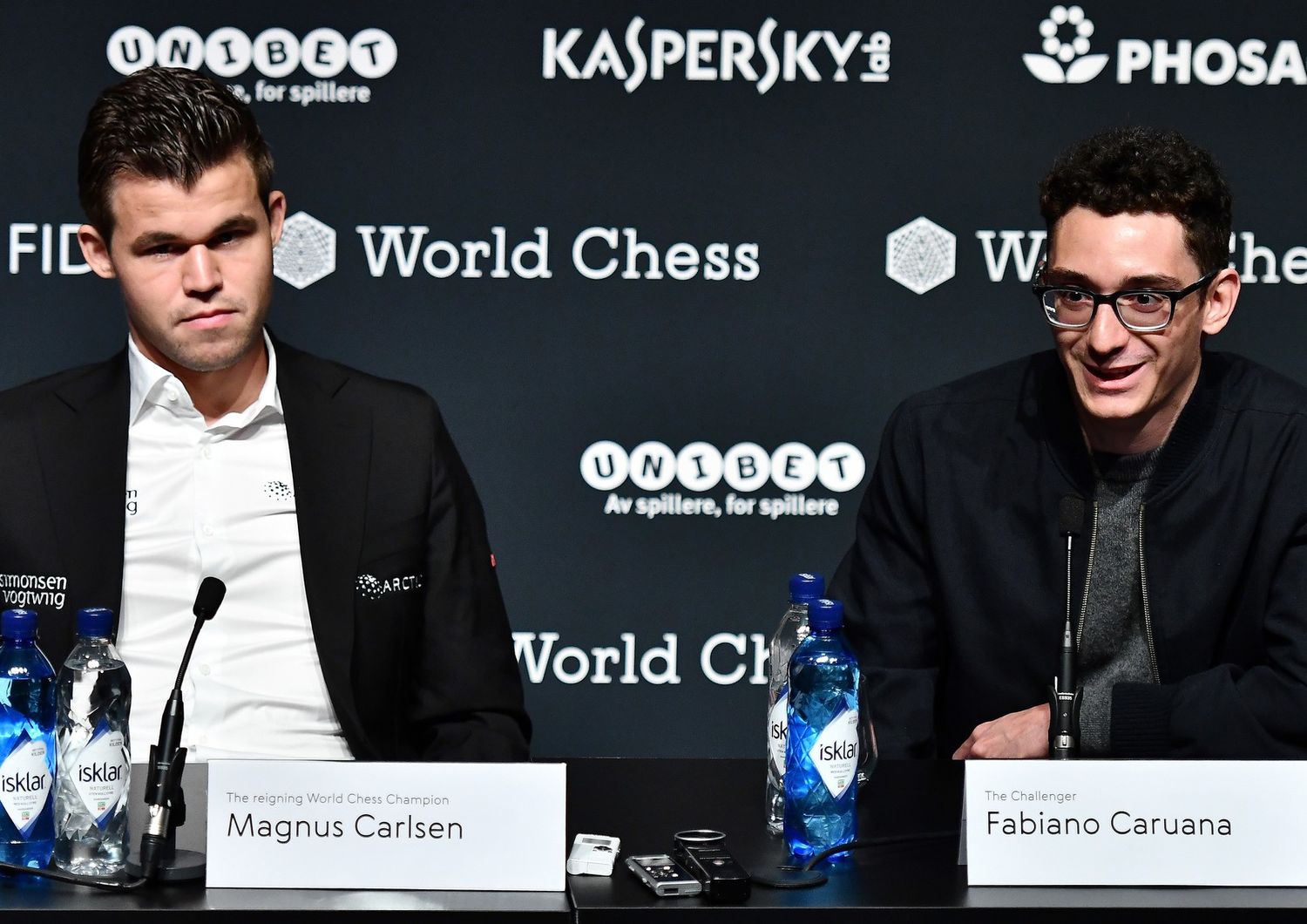 &nbsp;Magnus Carlsen e Fabiano Caruana