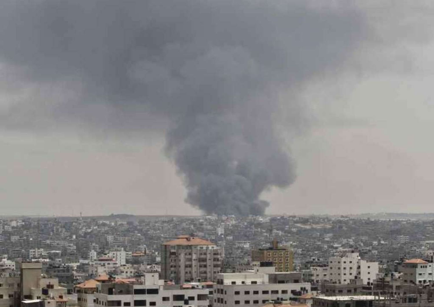 Israel continues Gaza bombardment as death toll passes 120