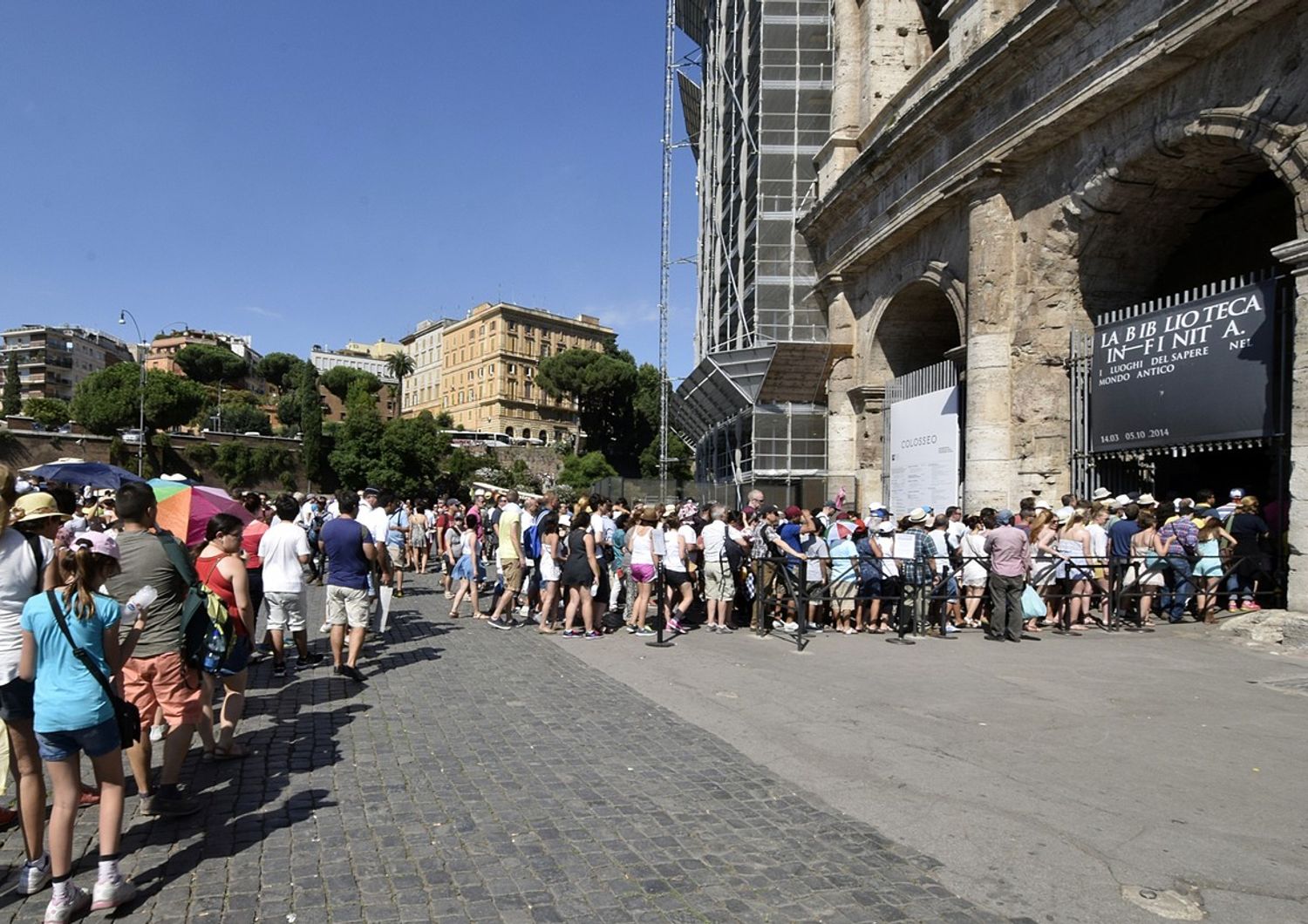 &nbsp;La fila per entrare gratis al Colosseo