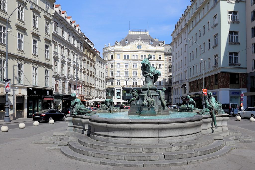 &nbsp;Fontana Donnerbrunnen - Vienna (Wikipedia)