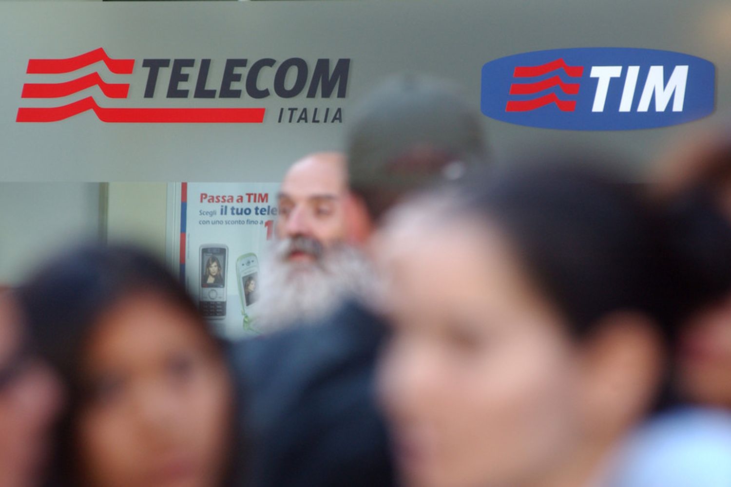 &nbsp;Tim, Elliot, Vivendi