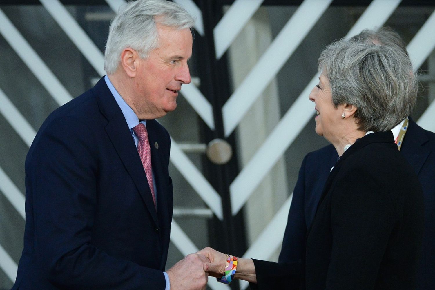 &nbsp;Michel Barnier e Theresa May