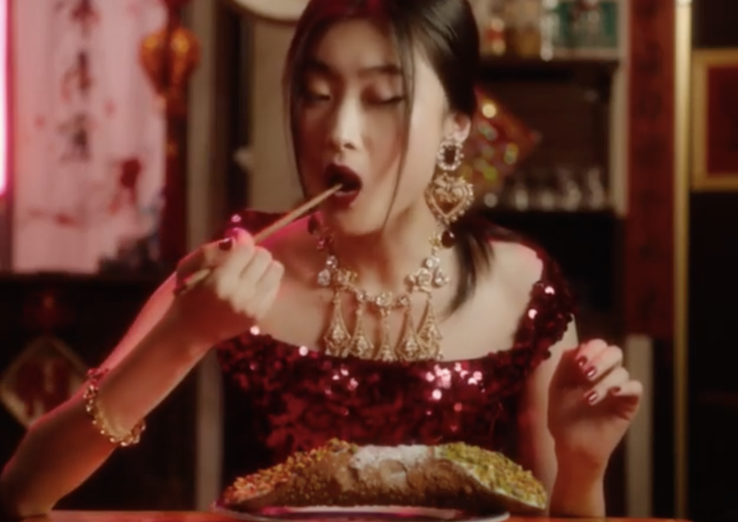 Un video ha messo in guai seri Dolce&amp;Gabbana in Cina